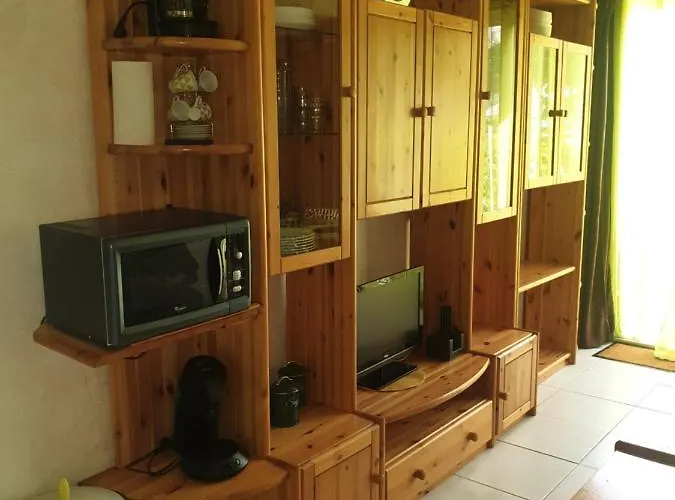 Familial, Rez De Chaussee,piscine Et Parking Prives Апартаменты *